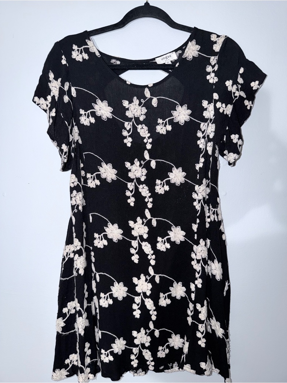 Umgee Black dress with Cream Floral Embroidery and pockets Medium